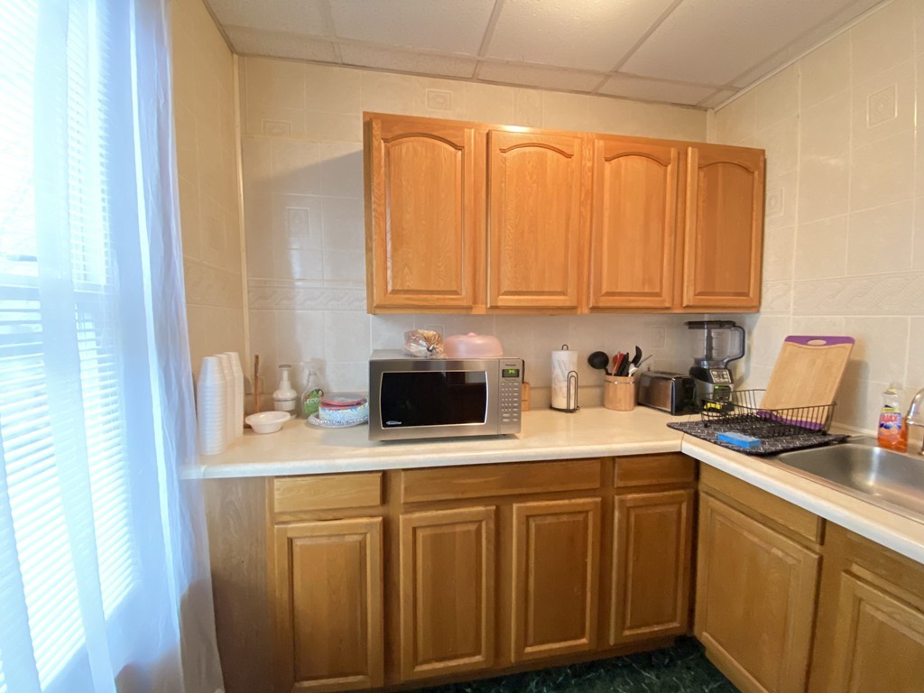 16 Hillside Street Worcester, MA 01610 - Photo 5 of 36