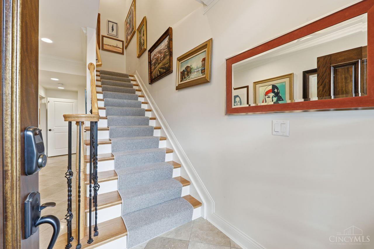 1430 Riverside Drive Cincinnati, OH 45202 - Photo 3 of 58