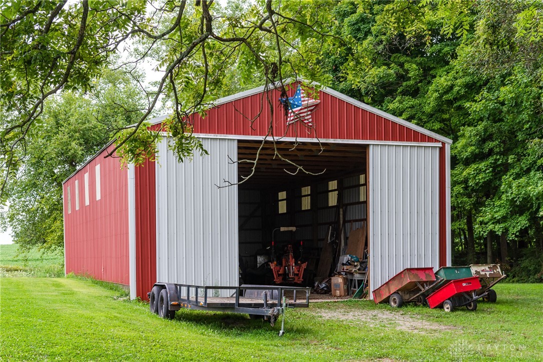 2983 East Hoop Road Xenia, OH 45385 - Photo 12 of 72 Extra large pole barn