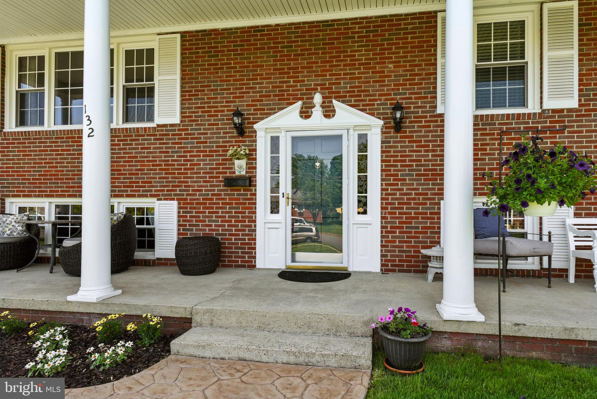132 Prospect Drive Southwest Leesburg, VA 20175 - Photo 3 of 30