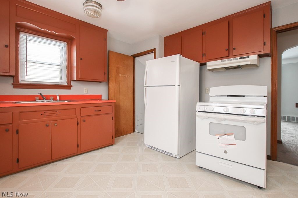 13215 Hathaway Road Cleveland, OH 44125 - Photo 2 of 20 Gallery Image 2