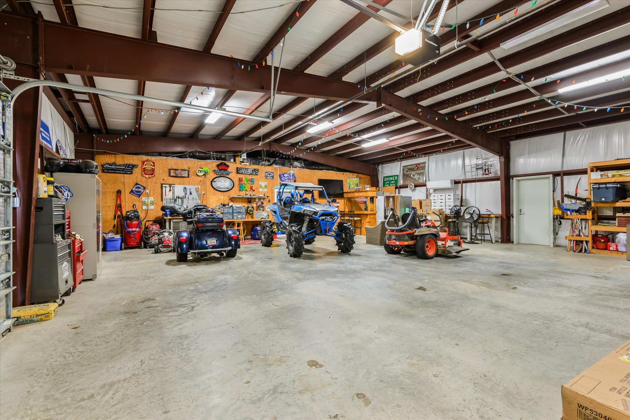 11578 28th Street Santa Fe, TX 77510 - Photo 27 of 46 a view of parking garage with cars