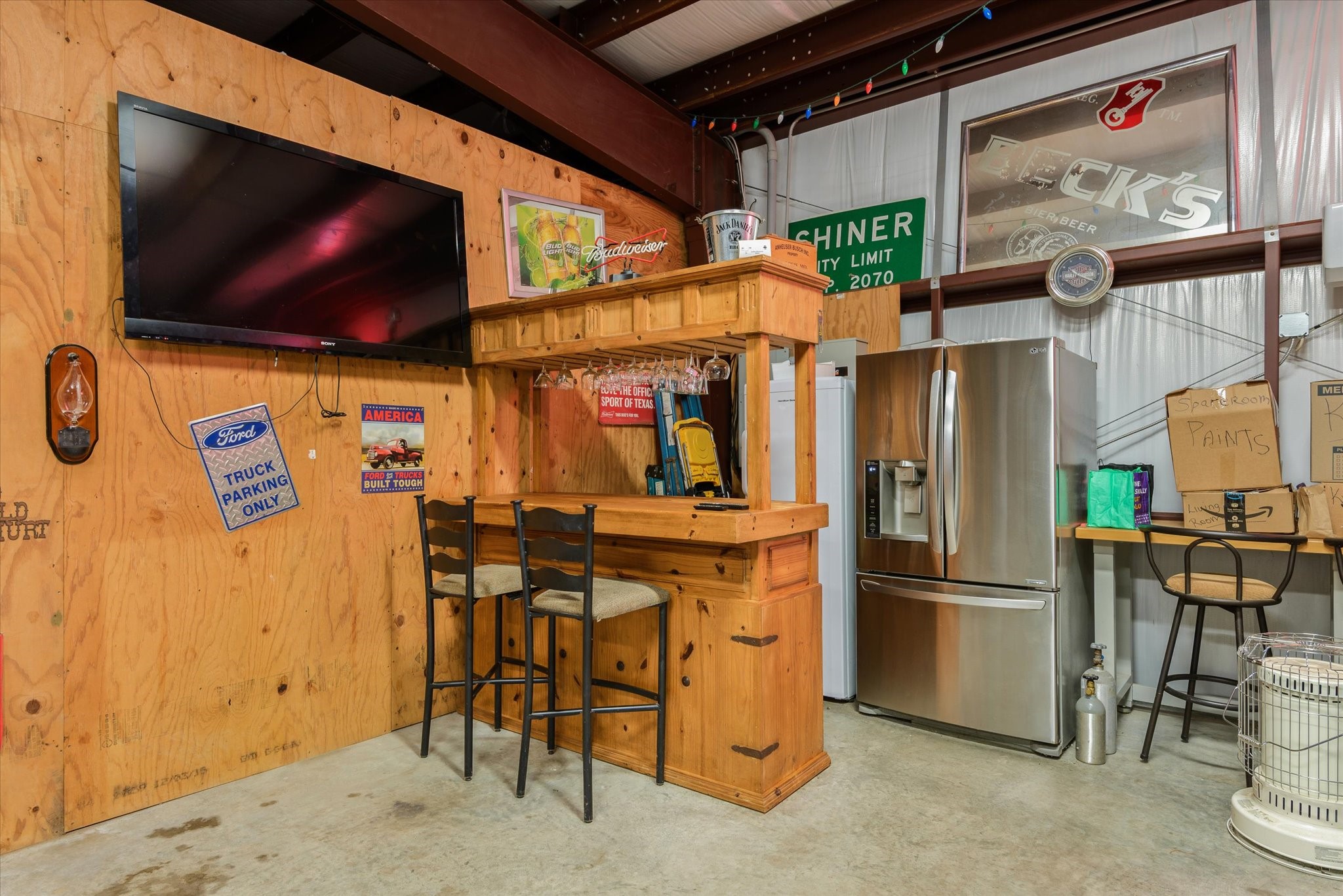11578 28th Street Santa Fe, TX 77510 - Photo 29 of 46 a view of a chairs and table in a patio