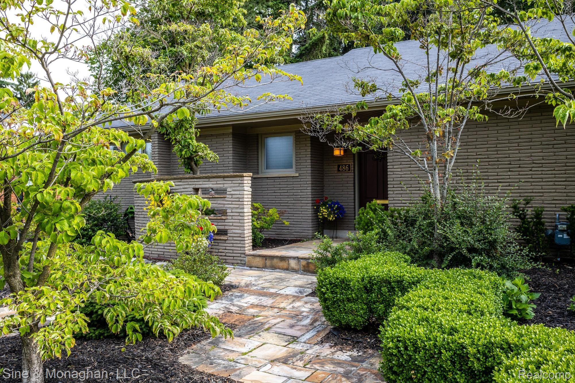 486 Shelbourne Road Grosse Pointe, MI 48236 - Photo 3 of 57 486 Shelbourne S038.jpg