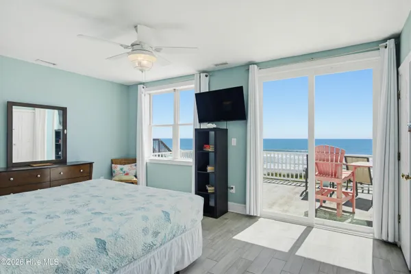 $979,000 | 3976 Island Drive, North Topsail Beach, NC 28460