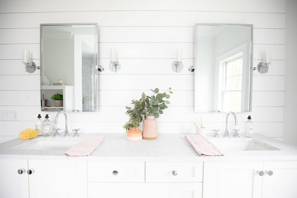 9 Jericho Road Dennis, MA 02638 - Photo 20 of 42 a bathroom with a sink and a mirror