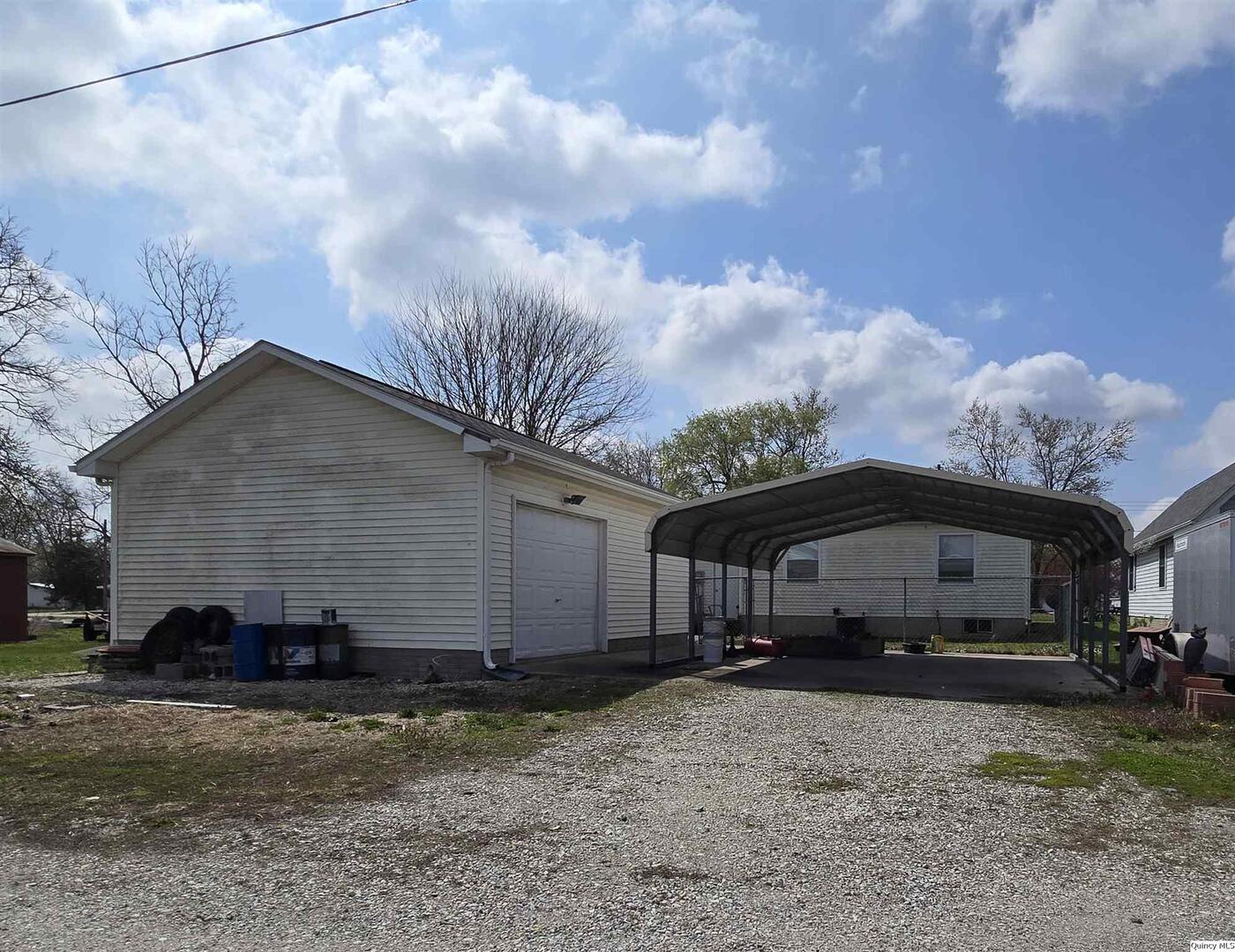 317 Mechanic Street Mount Sterling, IL 62353 - Photo 2 of 12