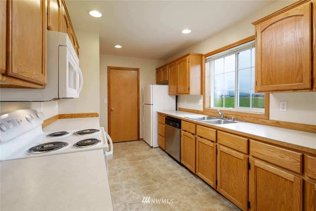 214 Reeds Lane, Unit A&B Everson, WA 98247 - Photo 27 of 39 Gallery Image 27