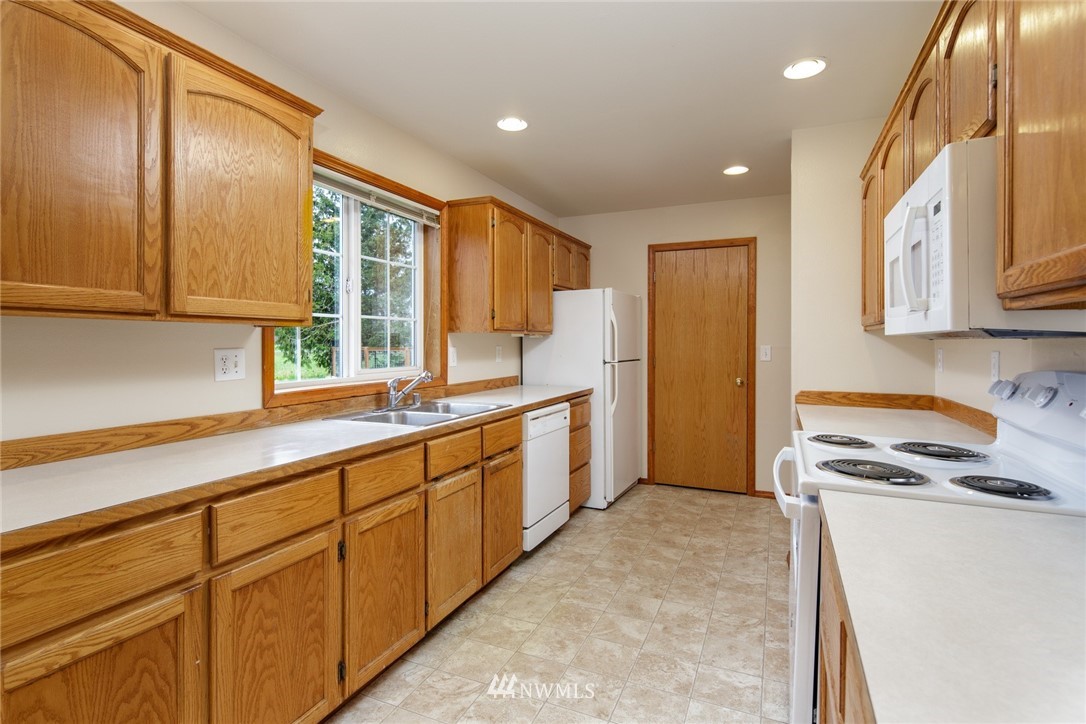 214 Reeds Lane, Unit A&B Everson, WA 98247 - Photo 8 of 39 Gallery Image 8