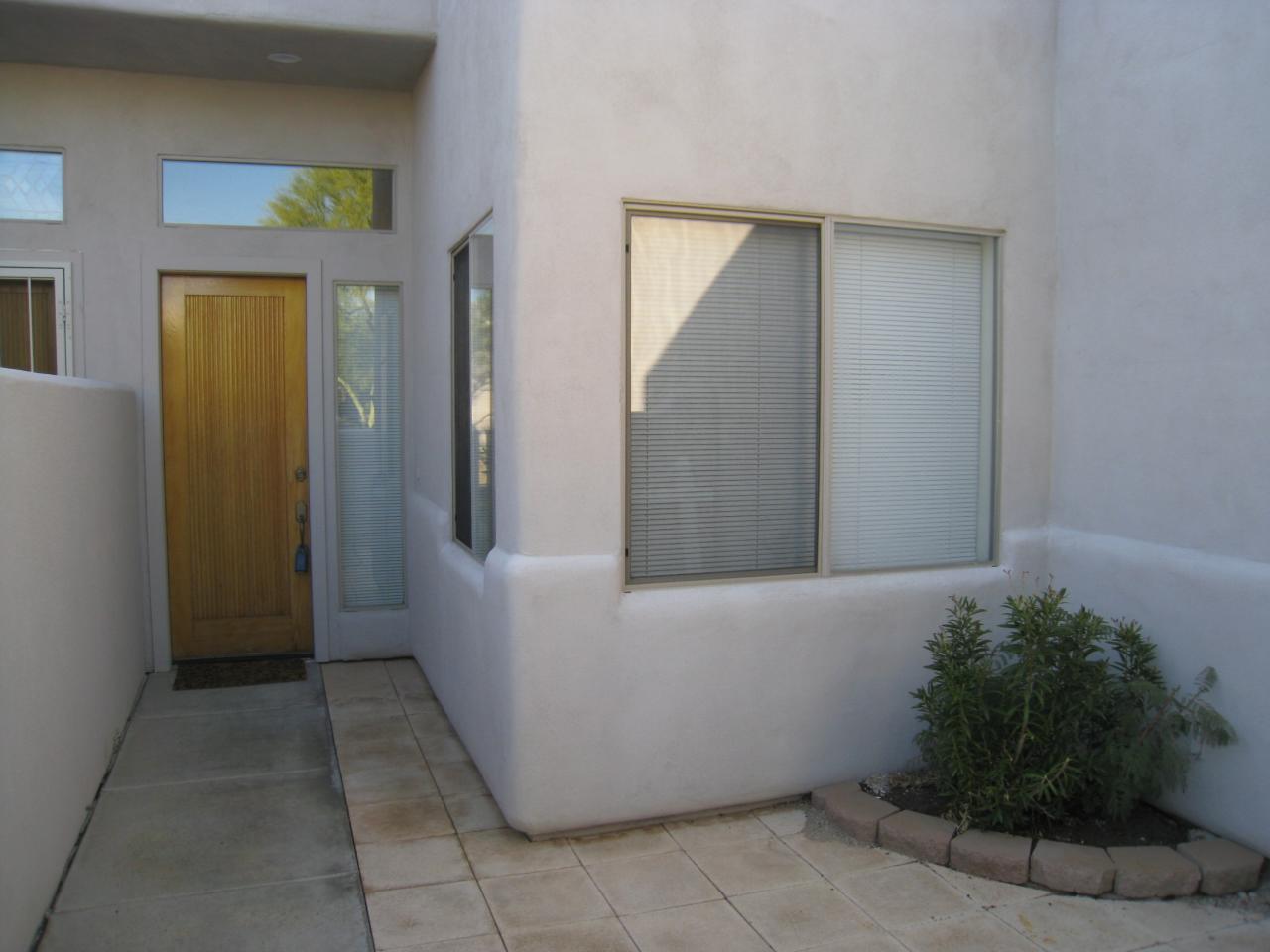 7402 Hum Road, Unit 10 Carefree, AZ 85377 - Photo 4 of 15 FRONT COURTYARD