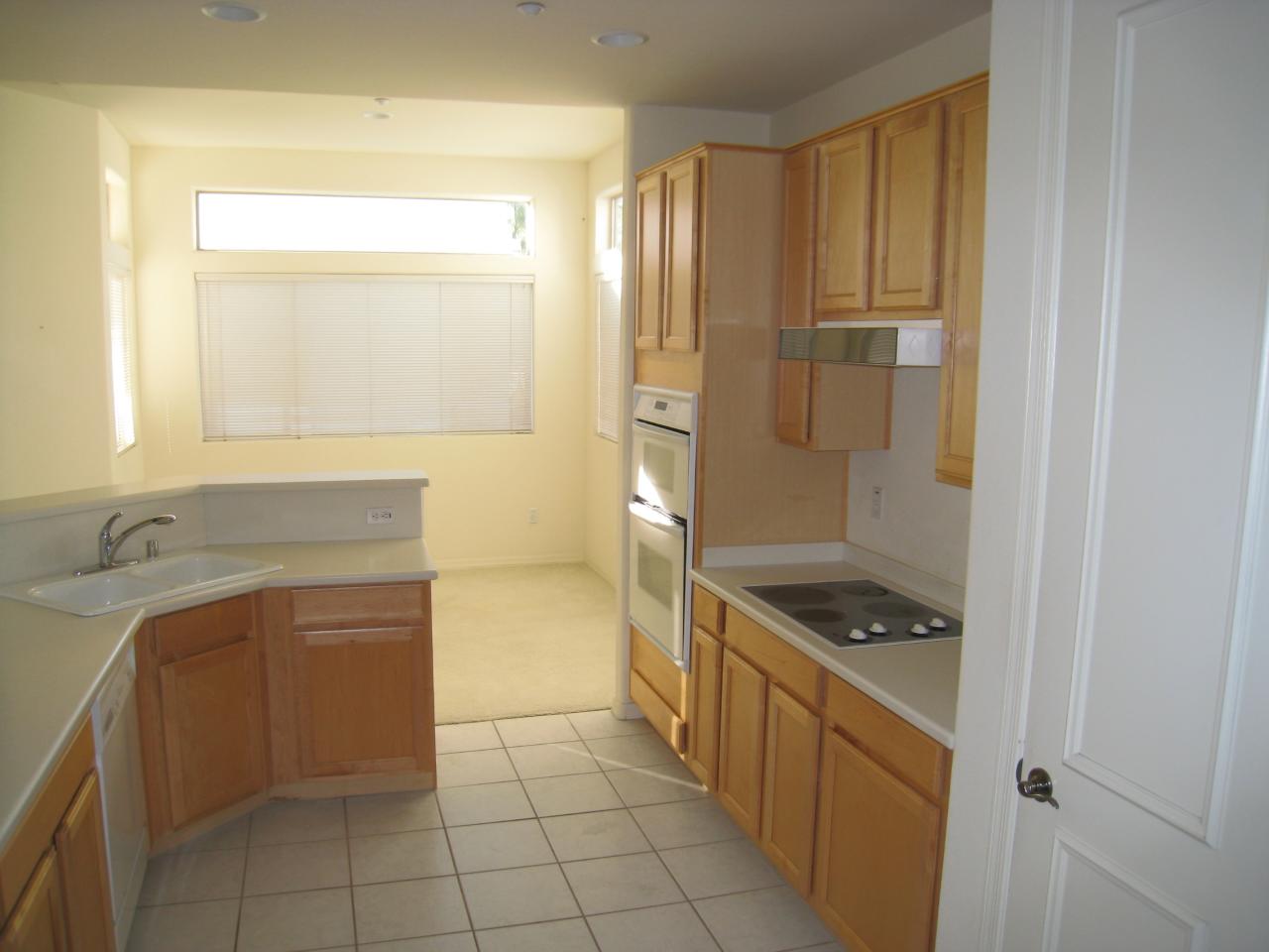 7402 Hum Road, Unit 10 Carefree, AZ 85377 - Photo 8 of 15 KITCHEN / DINING ROOM