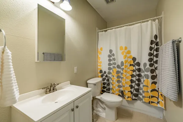 $1,495 | 6007 Fairway Street, Unit C, Austin, TX 78741