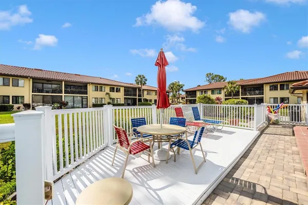 $2,100 | 5219 Lake Village Drive, Unit 21, Sarasota, FL 34235