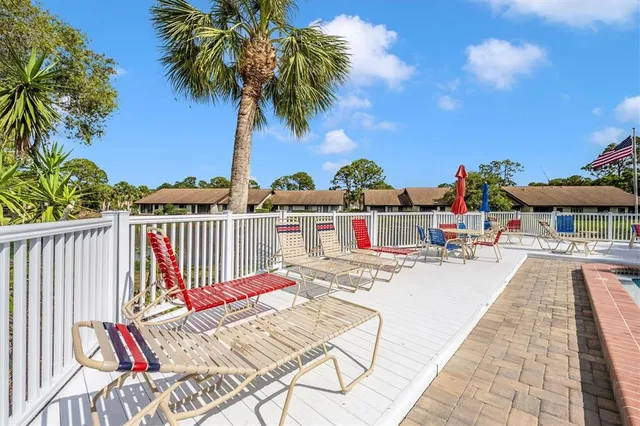 $2,100 | 5219 Lake Village Drive, Unit 21, Sarasota, FL 34235