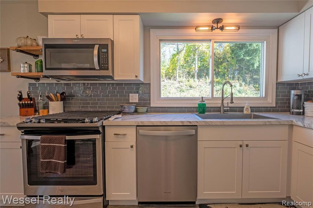 1330 Maple Drive Rochester, MI 48307 - Photo 12 of 34