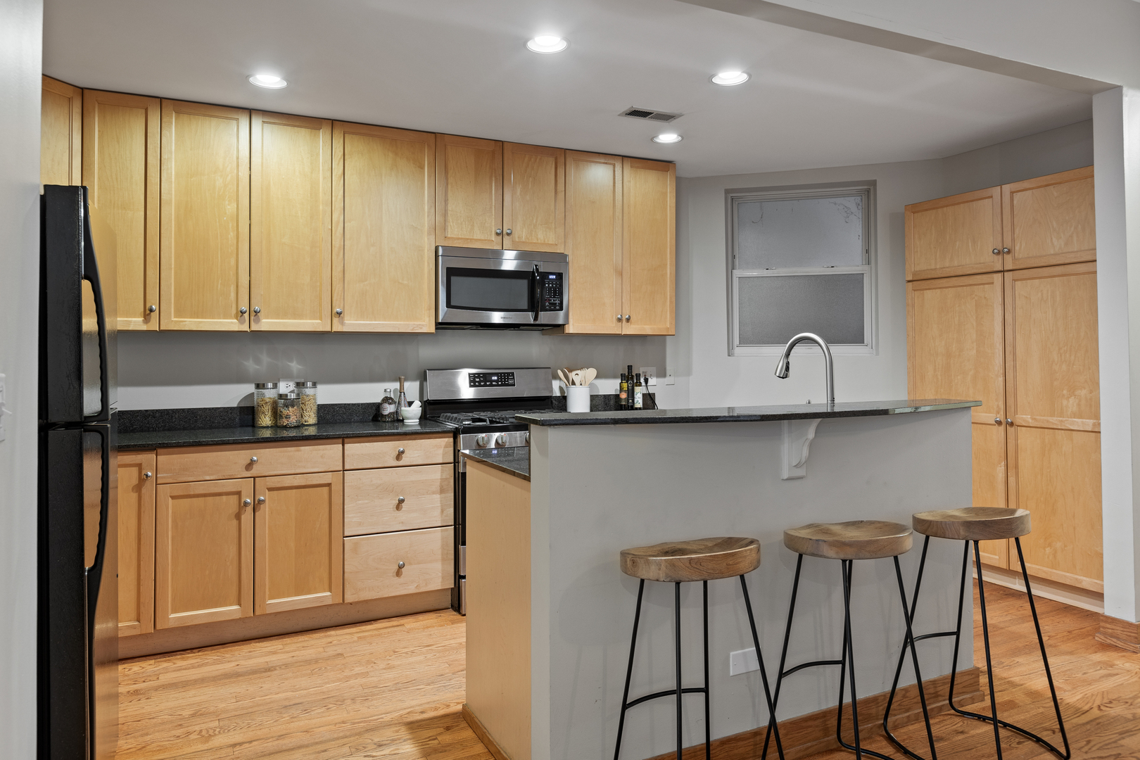 2330 West Huron Street, Unit 1E Chicago, IL 60612 - Photo 8 of 20