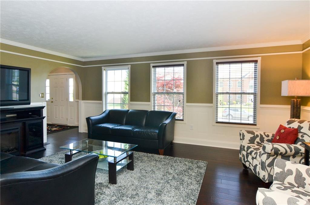 516 Blue Ridge Drive Coraopolis, PA 15108 - Photo 4 of 24 Gallery Image 4
