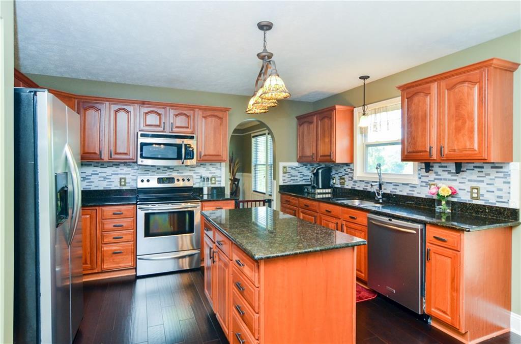 516 Blue Ridge Drive Coraopolis, PA 15108 - Photo 9 of 24 Gallery Image 9