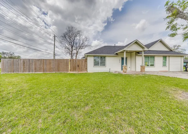 $2,500 | 7954 Glenvista Street, Houston, TX 77061