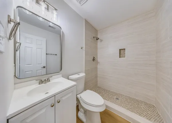 $2,500 | 7954 Glenvista Street, Houston, TX 77061