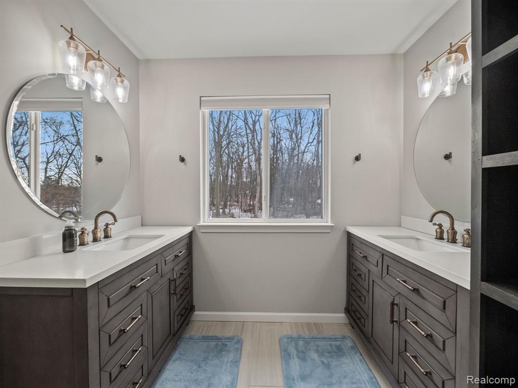 104 Chestnut Ridge Walled Lake, MI 48390 - Photo 25 of 47 Gallery Image 25