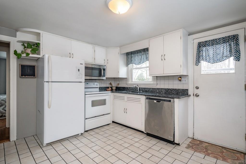 45 Fort Pond Hill Road Littleton, MA 01460 - Photo 14 of 33 Gallery Image 14