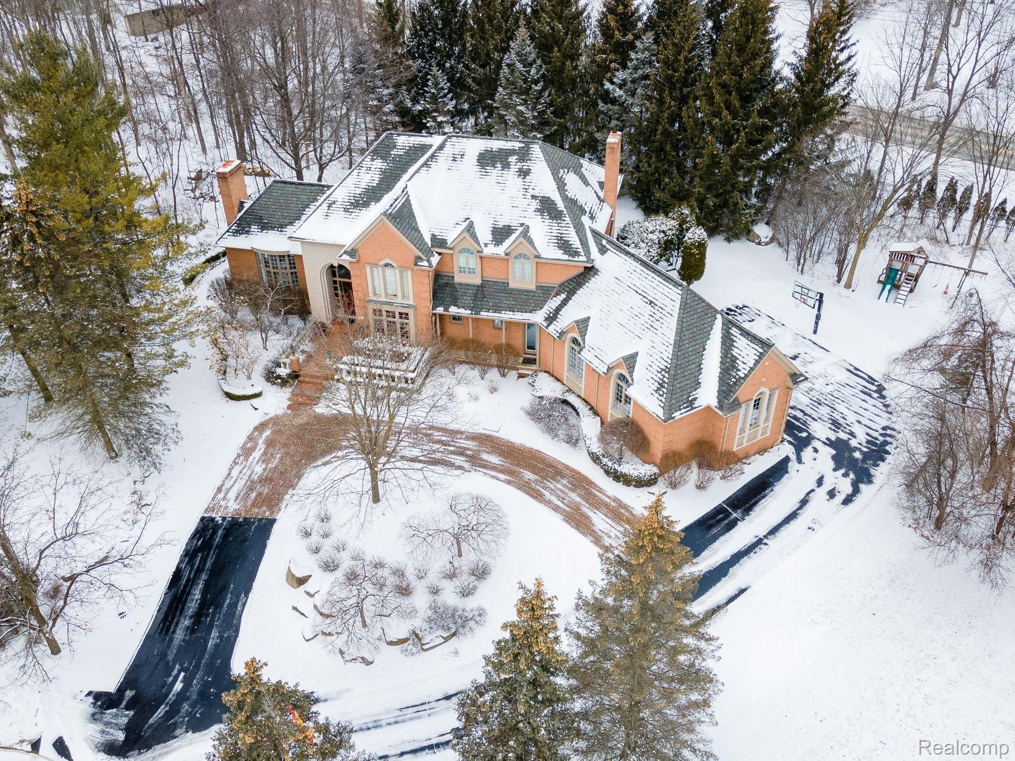 3960 Oak Pointe Court Rochester, MI 48306 - Photo 55 of 55 65-web-or-mls-3960-Oak-Pointe-Ct-65.jpg