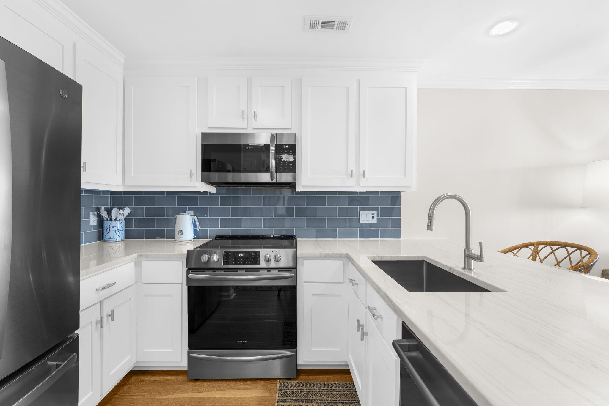 2111 Landfall Way Seabrook Island, SC 29455 - Photo 21 of 54 kitchen