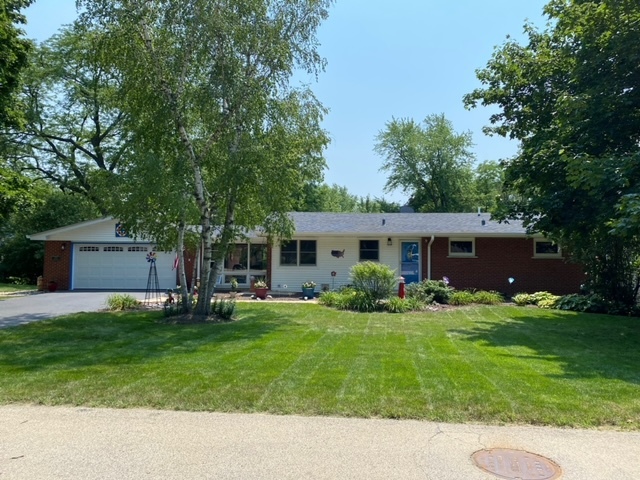 1009 Meadow Lane Elgin, IL 60123 - Photo 3 of 4