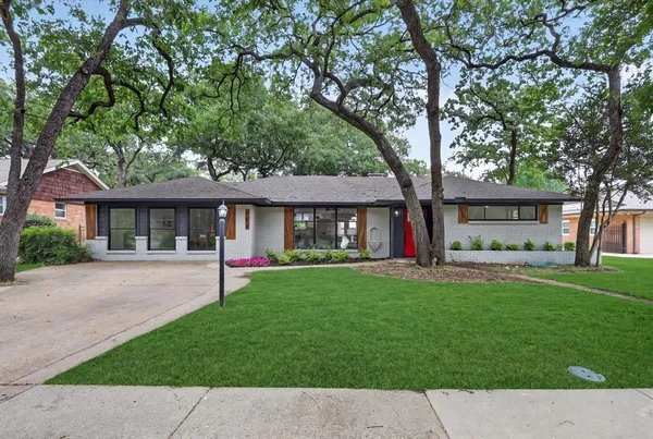 $369,900 | 410 Nottingham Drive, Irving, TX 75061