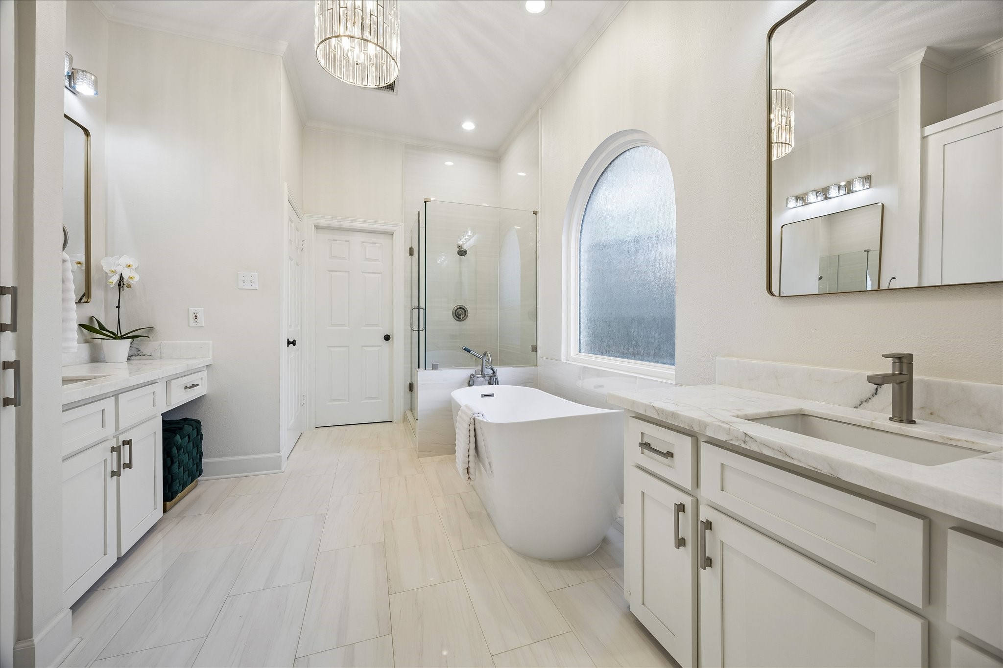 4131 Sunset Boulevard Houston, TX 77005 - Photo 21 of 38 a spacious bathroom with a double vanity sink mirror and bathtub
