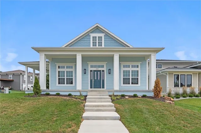 $739,000 | 1021 Southwest Redbuck Circle, Lee's Summit, MO 64081