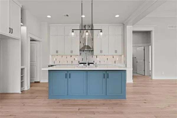 $719,000 | 1021 Southwest Redbuck Circle, Lee's Summit, MO 64081