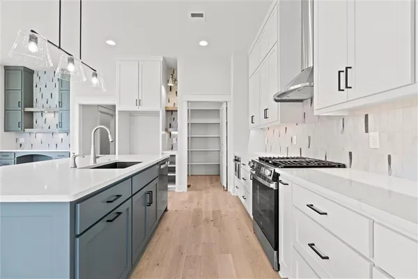 $719,000 | 1021 Southwest Redbuck Circle, Lee's Summit, MO 64081