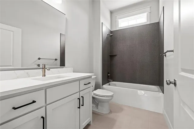 $739,000 | 1021 Southwest Redbuck Circle, Lee's Summit, MO 64081