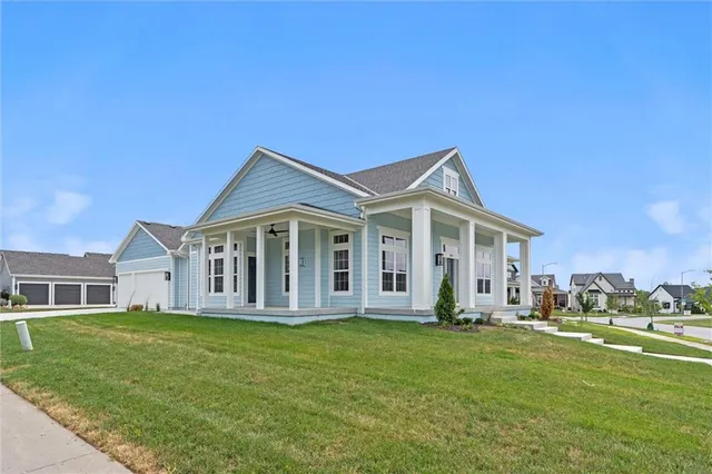 $739,000 | 1021 Southwest Redbuck Circle, Lee's Summit, MO 64081