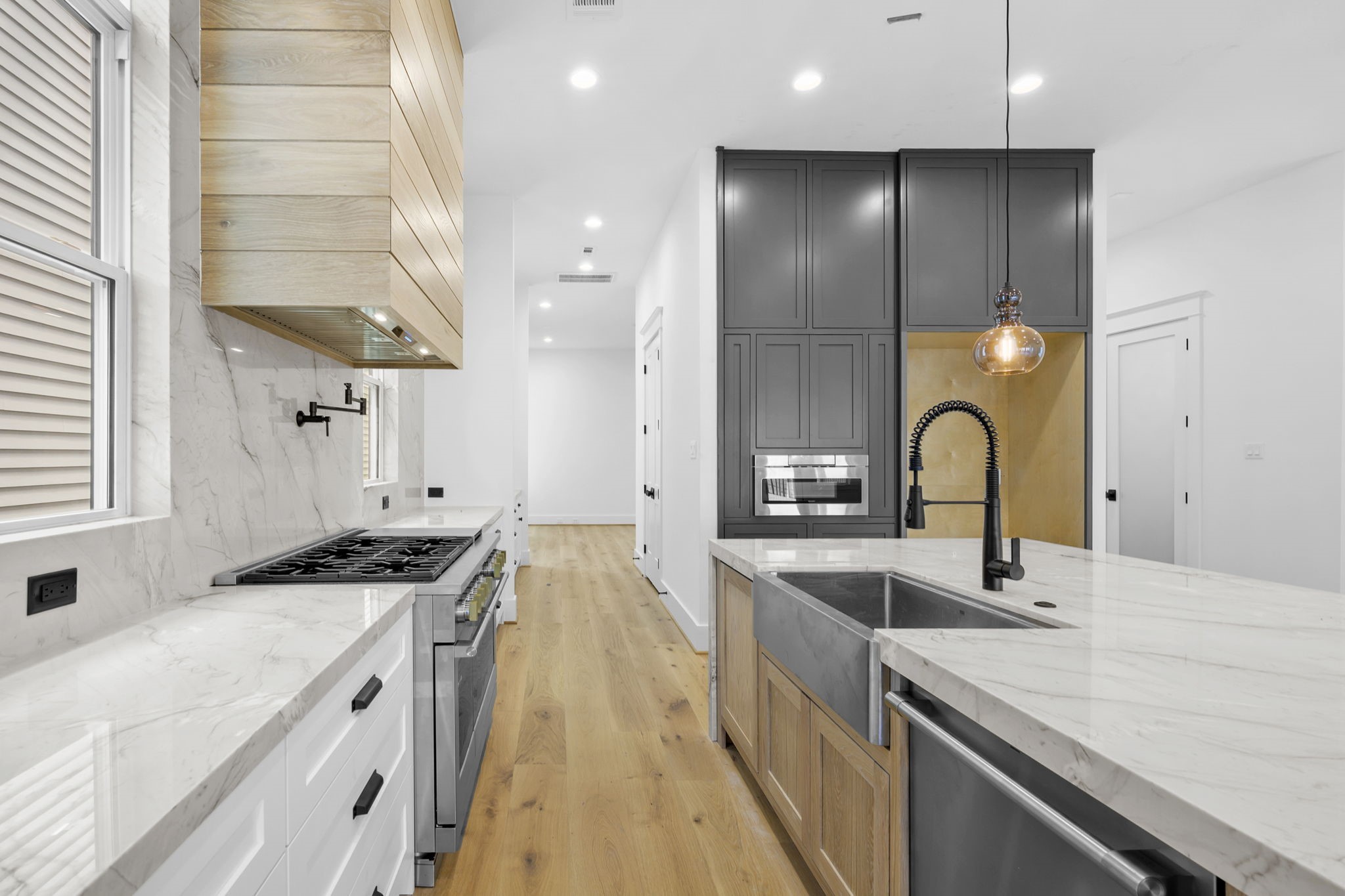 1520 Nicholson Street Houston, TX 77008 - Photo 5 of 34