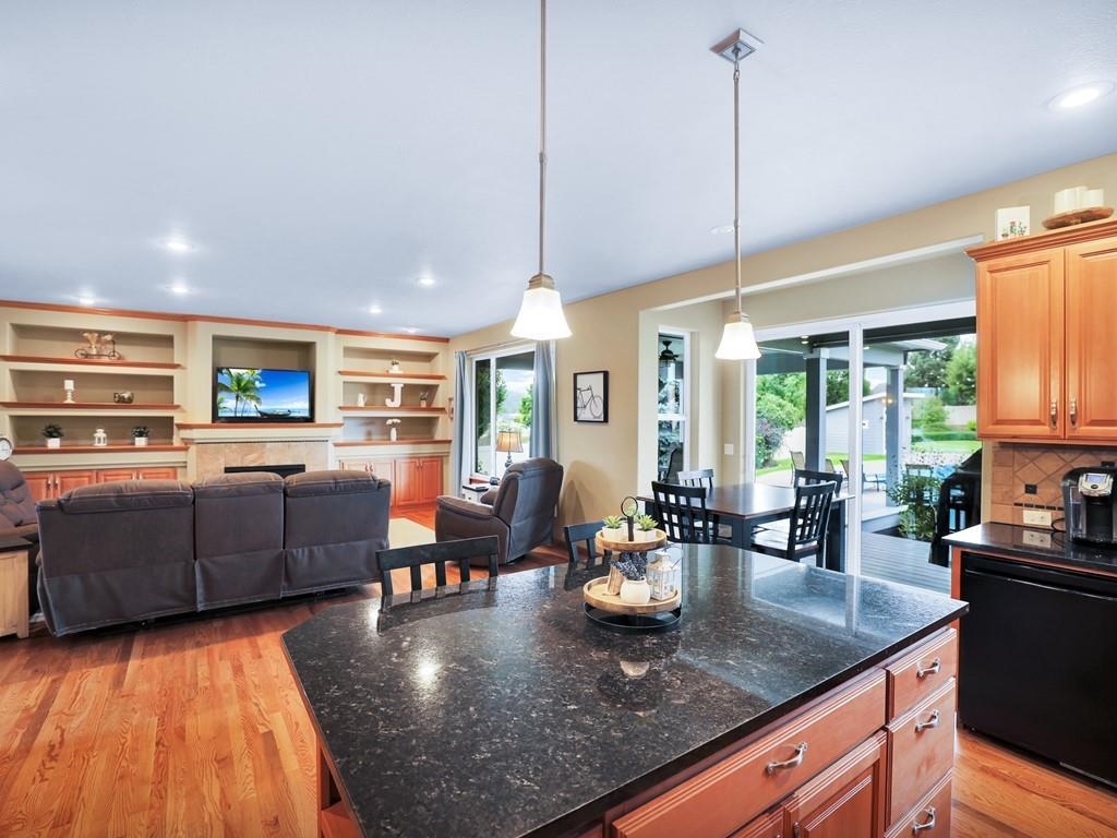 2304 South Meadowview Road Greenacres, WA 99016 - Photo 12 of 48