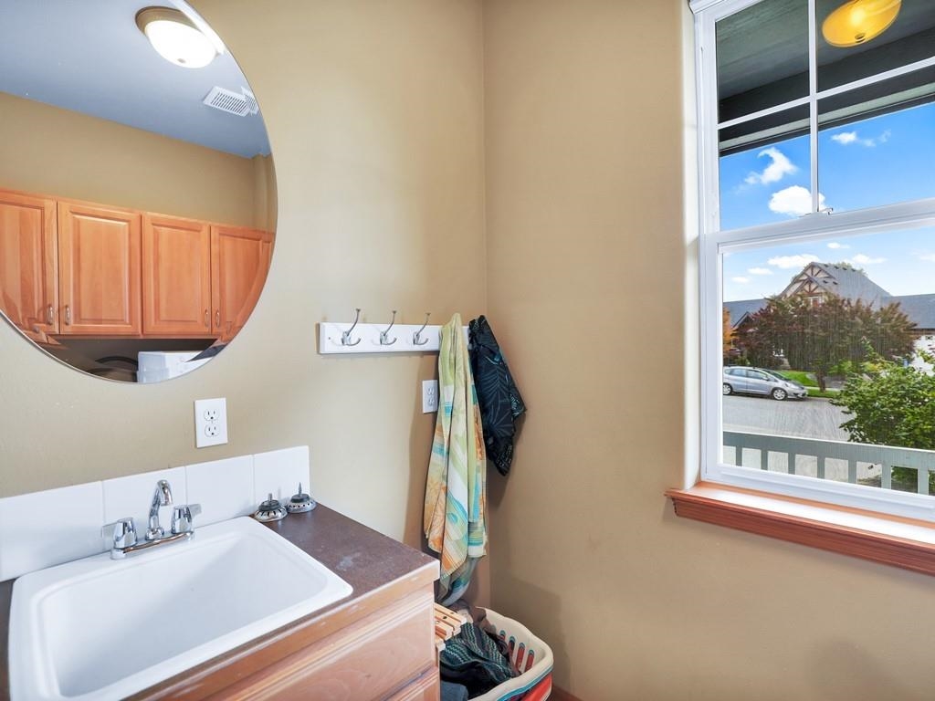 2304 South Meadowview Road Greenacres, WA 99016 - Photo 14 of 48