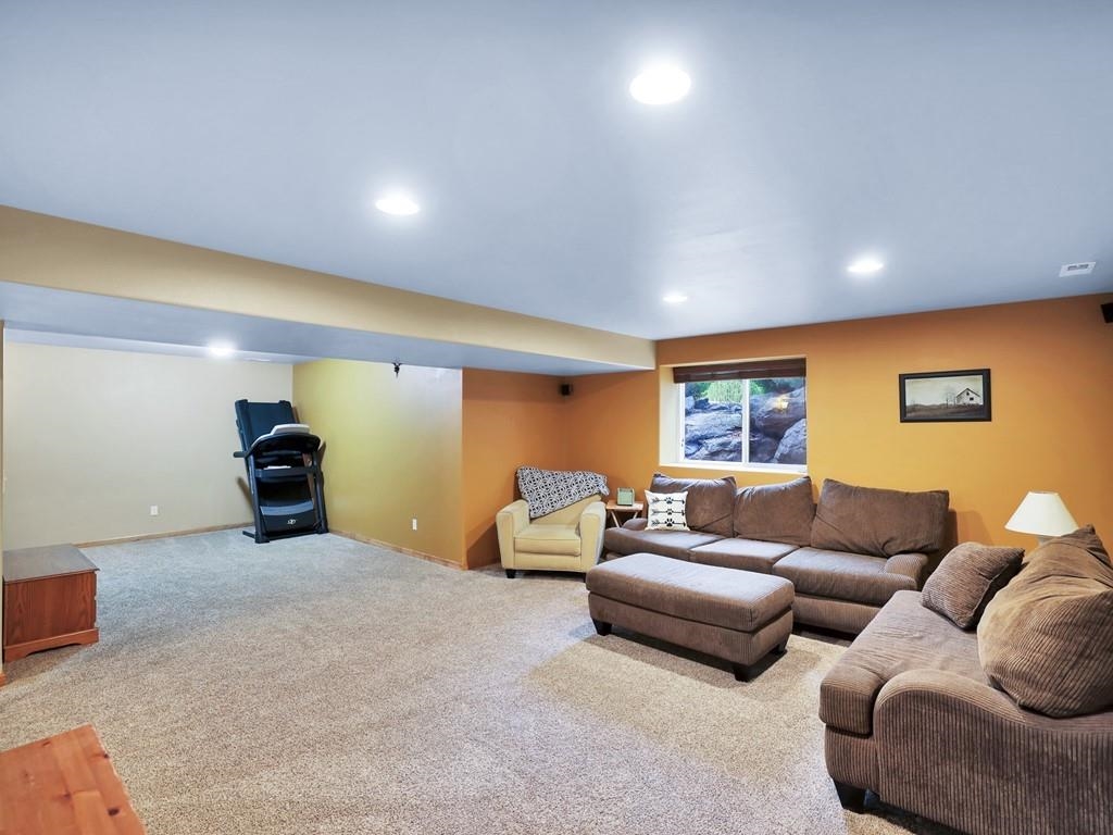 2304 South Meadowview Road Greenacres, WA 99016 - Photo 17 of 48