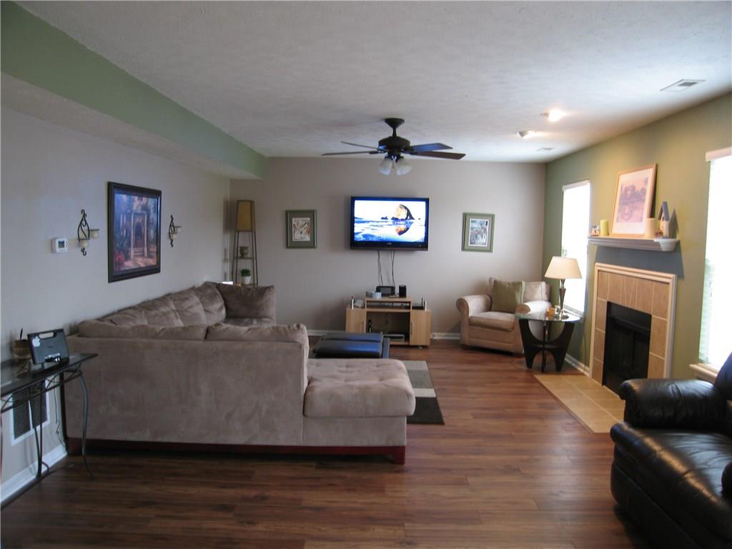 11176 Cool Winds Way Fishers, IN 46037 - Photo 3 of 13 Gallery Image 3