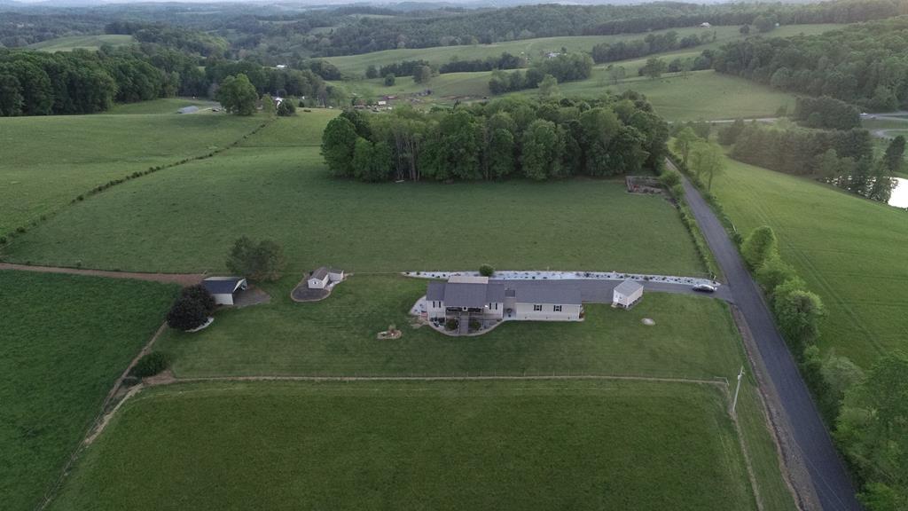 2045 Senior Road Woodlawn, VA 24381 - Photo 14 of 61 Gallery Image 14