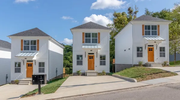 $1,430 | 827 Charlotte Street, Clarksville, TN 37040