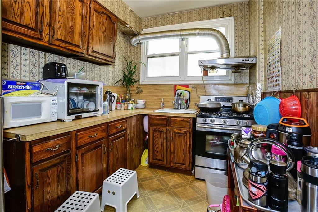 9407 Wogan Terrace Brooklyn, NY 11209 - Photo 6 of 17