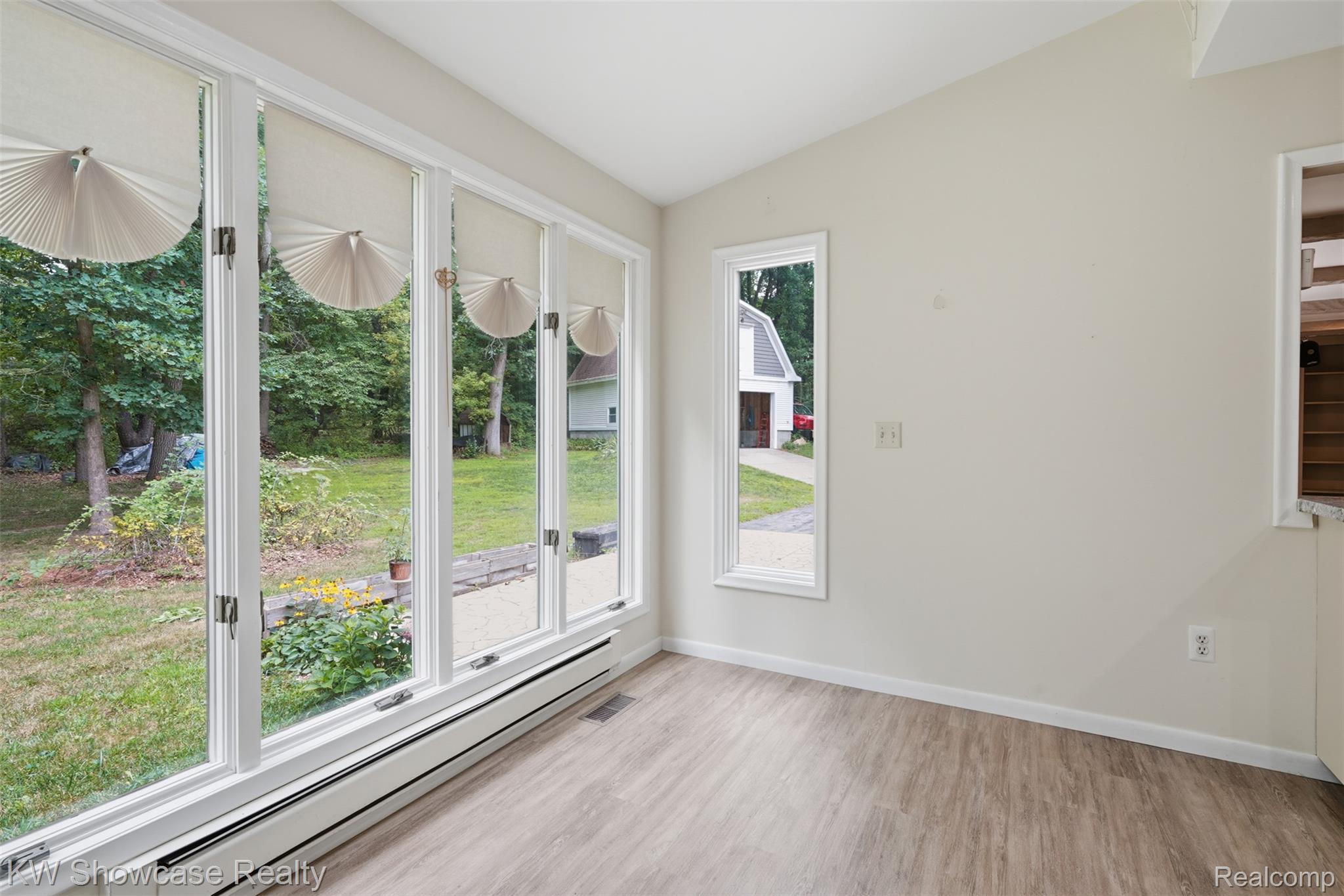 7125 Ridgewood Road Davisburg, MI 48350 - Photo 12 of 47 Tons of Natural light