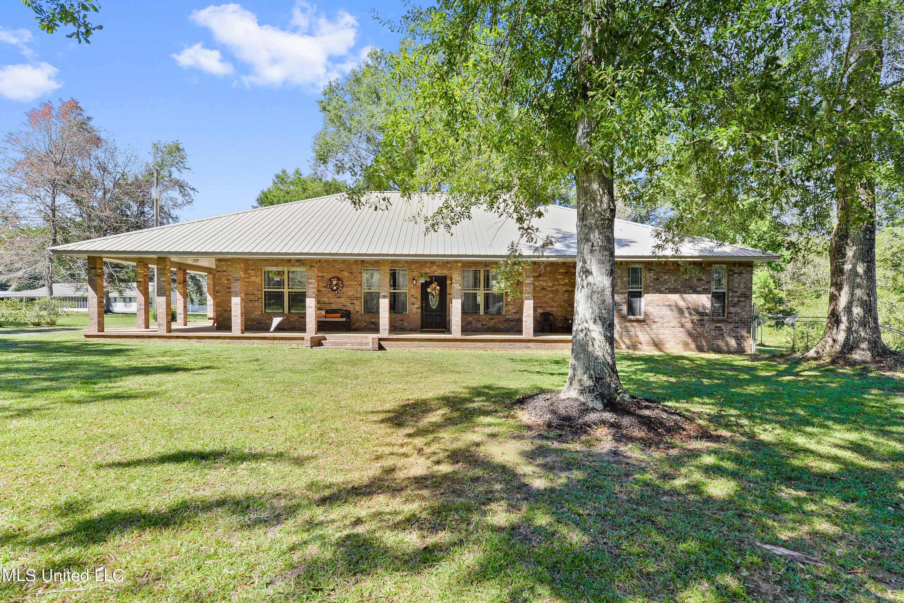12355 Larue Road Ocean Springs, MS 39565 - Photo 1 of 26 001 (14)