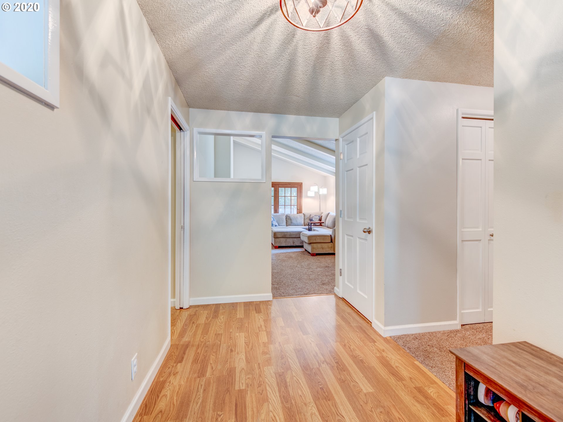 2015 Ridgeway Drive Eugene, OR 97401 - Photo 3 of 31 Gallery Image 3