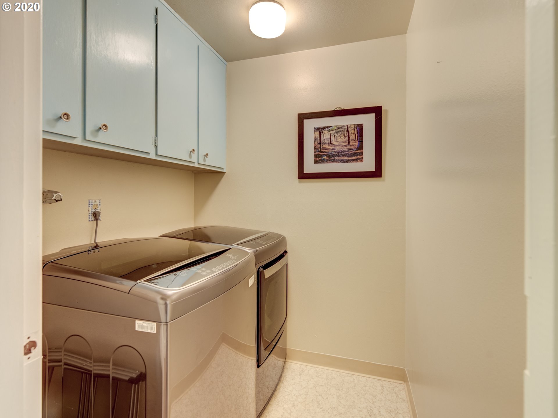 2015 Ridgeway Drive Eugene, OR 97401 - Photo 22 of 31 Gallery Image 22