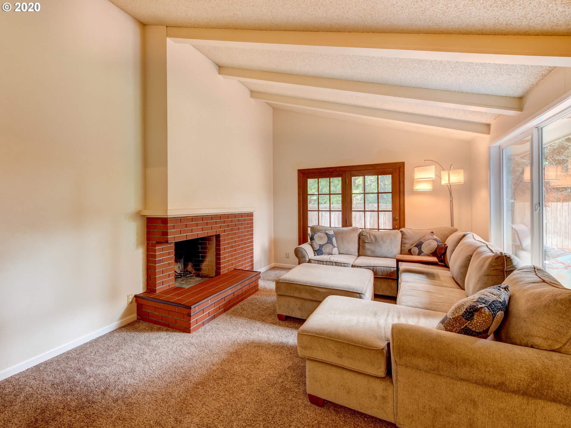 2015 Ridgeway Drive Eugene, OR 97401 - Photo 4 of 31 Gallery Image 4