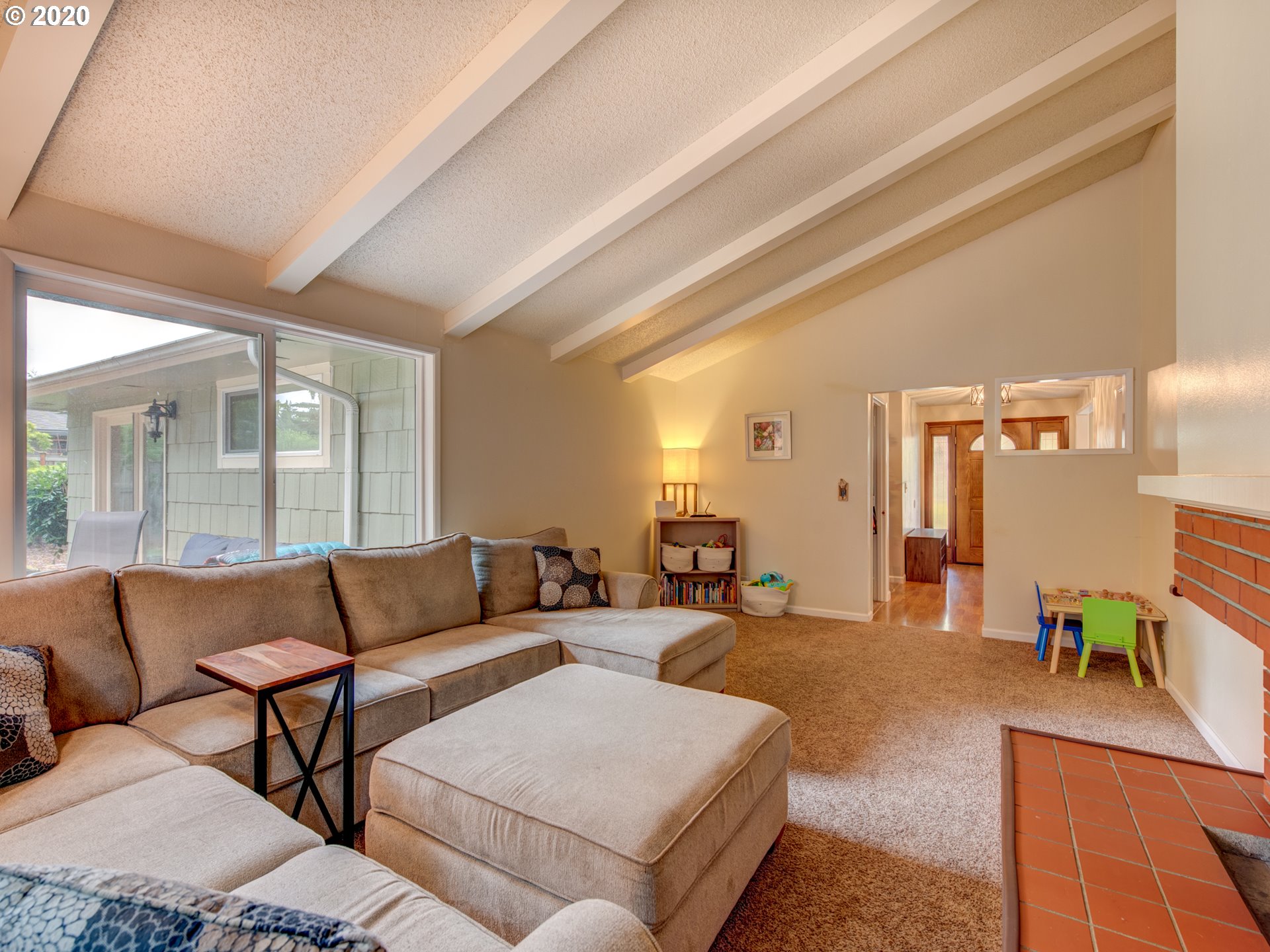 2015 Ridgeway Drive Eugene, OR 97401 - Photo 5 of 31 Gallery Image 5